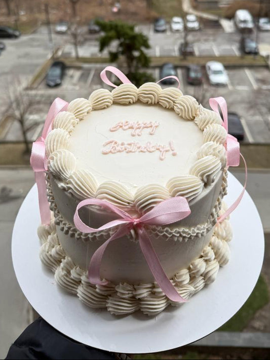 Creamy Vintage Cake