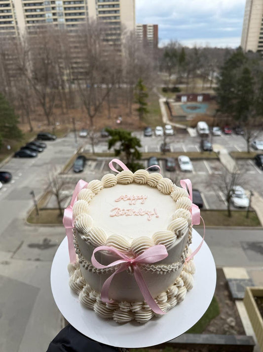 Creamy Vintage Cake
