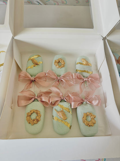 Customised Cakesicles - Box of 12